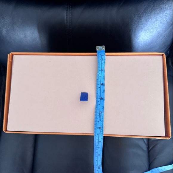 Louis Vuitton Signature Orange Box - Picture 13 of 14